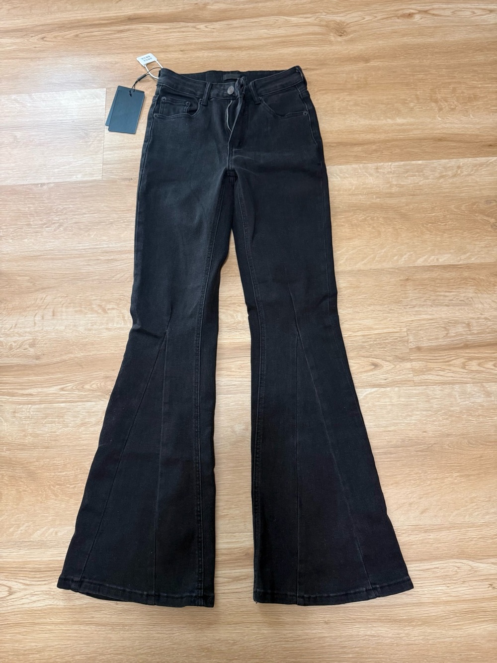 Mo&Co SEAMS DETAIL FLARED JEANS